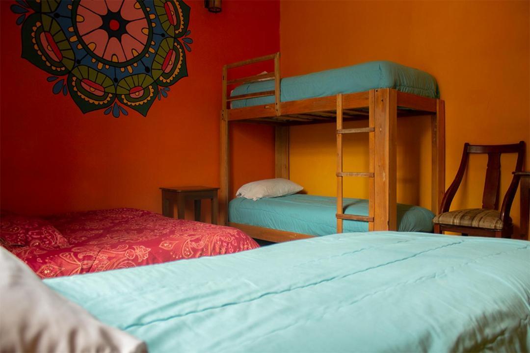 Hostal Café Tiana Latacunga Szoba fotó