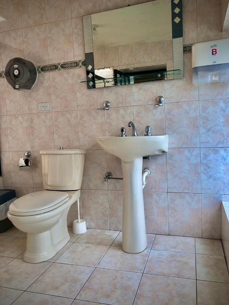 Hostal Café Tiana Latacunga Kültér fotó